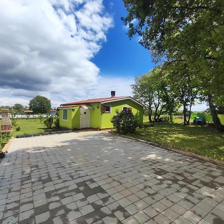 Vila Kuca Za Odmor Tri Sunca Pula Exteriér fotografie