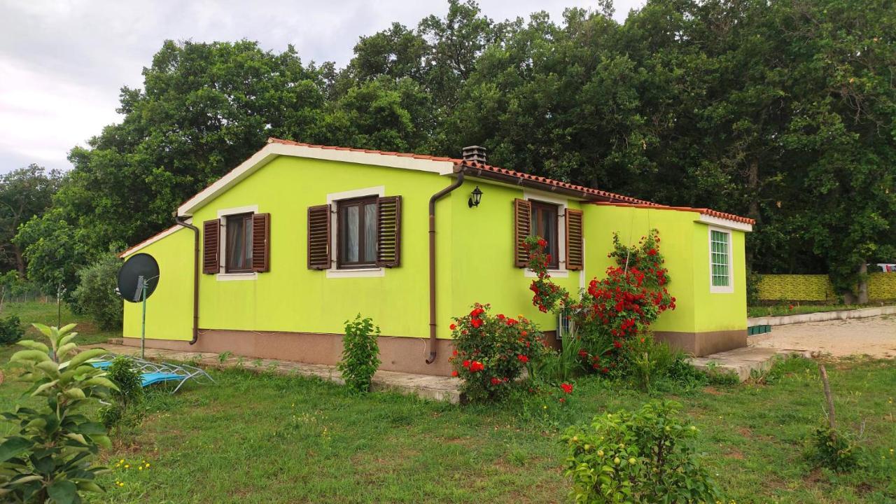 Vila Kuca Za Odmor Tri Sunca Pula Exteriér fotografie