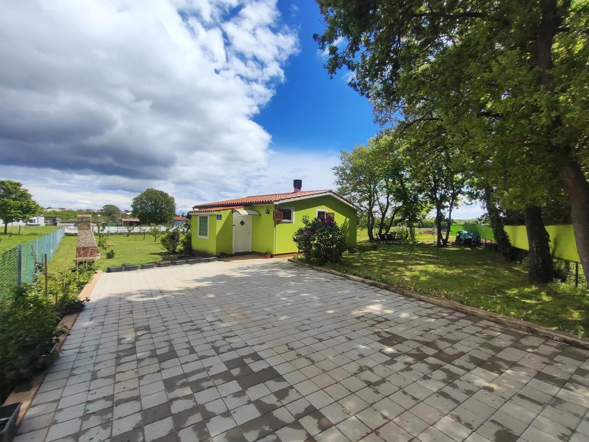 Vila Kuca Za Odmor Tri Sunca Pula Exteriér fotografie